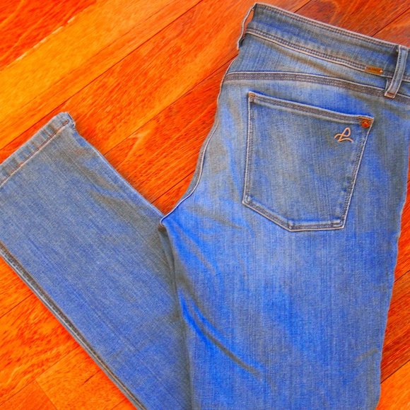 DL1961 Angel Jeans - Picture 1 of 6